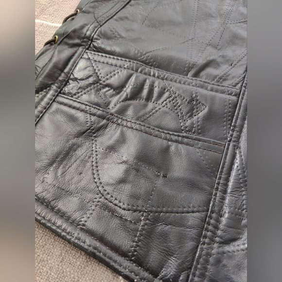 VINTAGE Buffalo Leather Biker Vest - Picture 8 of 13